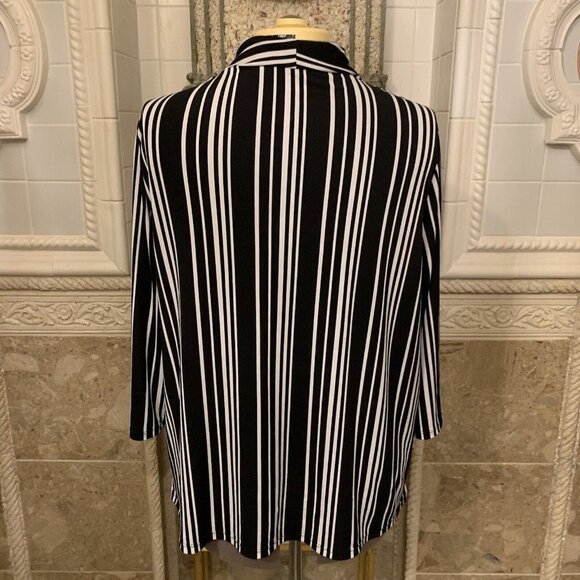 Adrianna Papell. Size 2X. Jersey CrossOver Stretch Tunic Top. B87. - Picture 3 of 4
